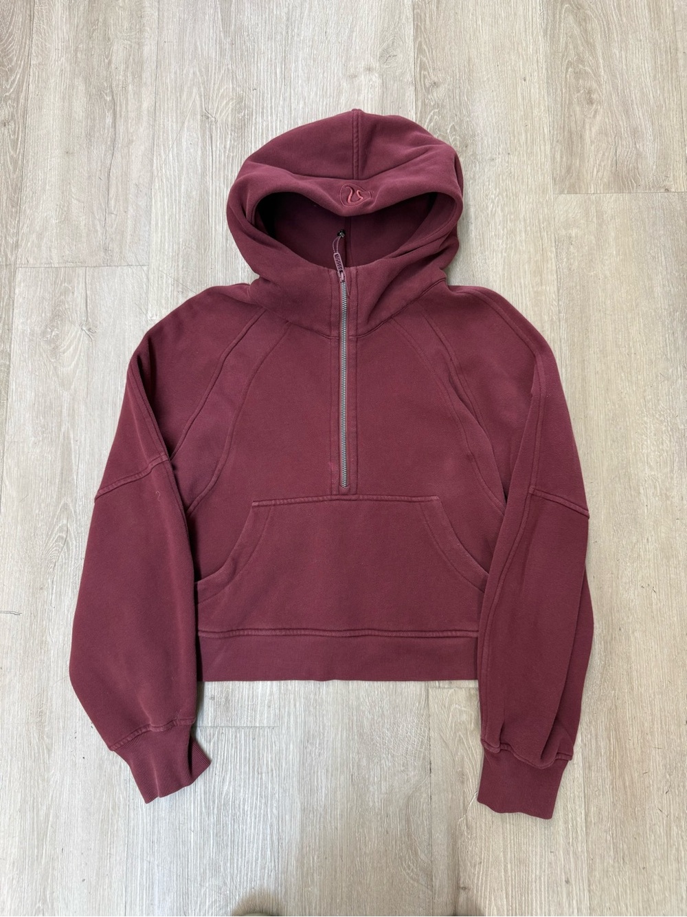 Lululemon Athletica Scuba Burgundy 1/2 Zip Pullover Hoodie Fleece Pockets M/L